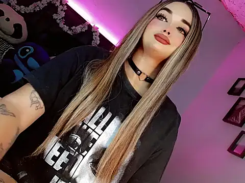 Snapshot of kattie_Sweet_ chatting on November 5, 10:35 pm kattie Sweet online show from November 5, 10:35 pm