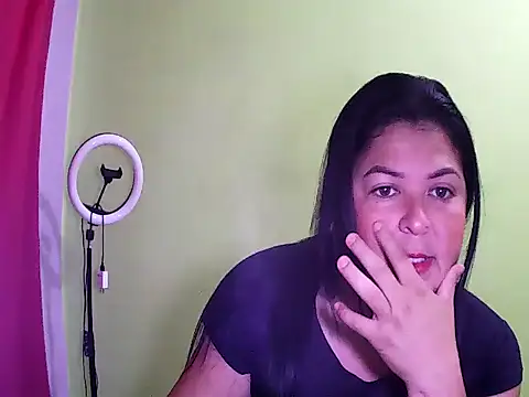 Snapshot of anapaulaa chatting on October 27, 7:04 pm anapaulaa online show from October 27, 7:04 pm