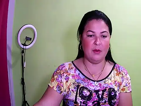 Snapshot of anapaulaa chatting on October 29, 10:42 pm anapaulaa online show from October 29, 10:42 pm