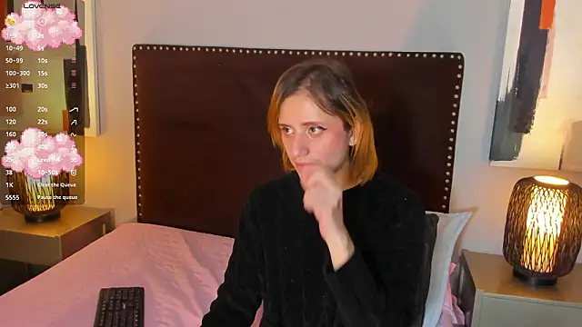 seraphine star online show from March 1, 11:54 am