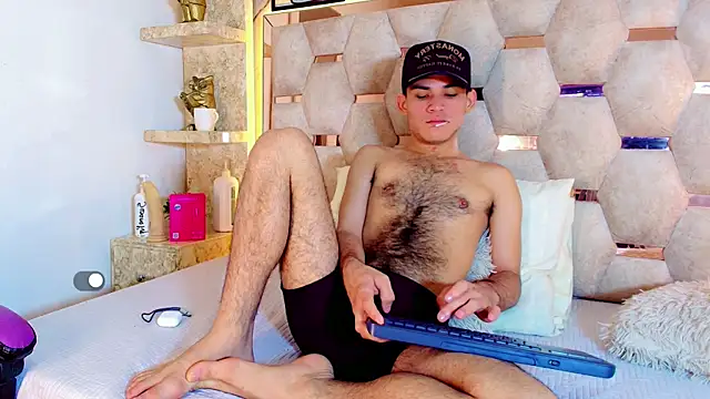 alessandro musk online show from May 25, 10:30 pm