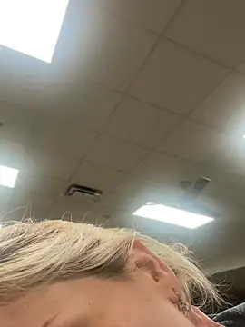 toomuchofafreak online show from February 10, 7:29 am