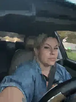 toomuchofafreak online show from March 14, 11:27 am