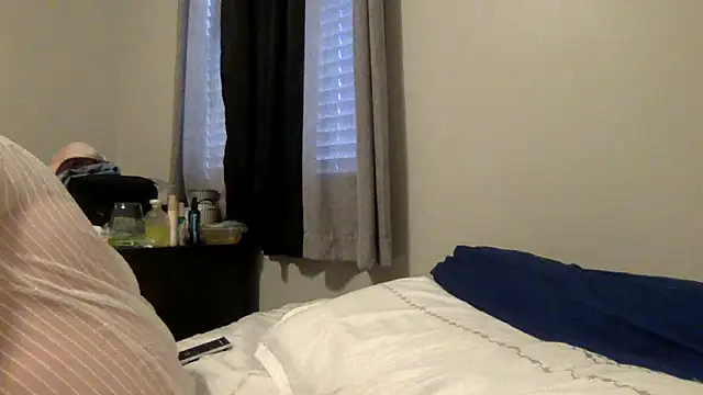 toomuchofafreak online show from February 11, 9:14 pm