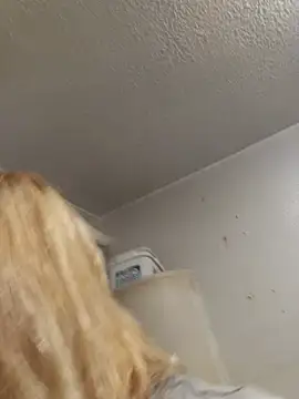 toomuchofafreak online show from October 3, 5:09 am