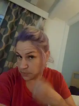 toomuchofafreak online show from November 4, 6:06 am