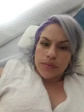 toomuchofafreak online show from October 22, 2:44 am