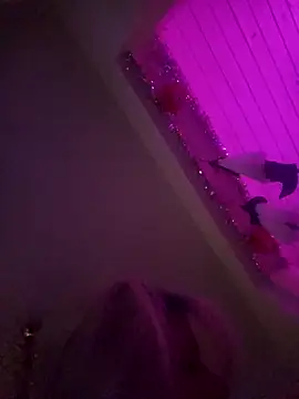 toomuchofafreak online show from October 26, 1:06 am