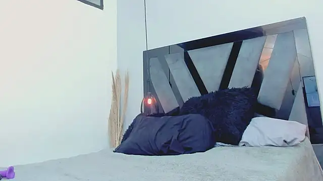 auraeroticaxxx online show from February 23, 3:30 am