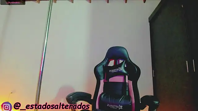 auraeroticaxxx online show from April 23, 2:51 am