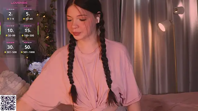 Snapshot of liza_whisky chatting on October 9, 3:34 pm liza whisky online show from October 9, 3:34 pm
