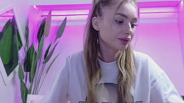 KaseyQuinn  online show from April 30, 11:42 pm
