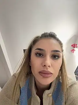 KaseyQuinn  online show from December 5, 8:50 pm