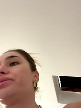 KaseyQuinn  online show from November 12, 8:40 am