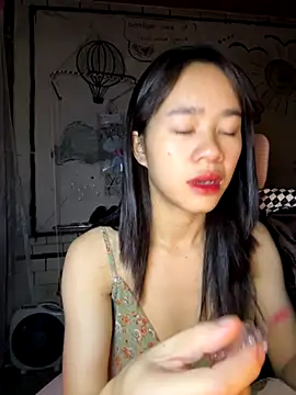 Snapshot of TiNa_04 chatting on November 11, 10:15 pm TiNa 04 online show from November 11, 10:15 pm