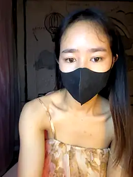 Snapshot of TiNa_04 chatting on November 2, 12:04 am TiNa 04 online show from November 2, 12:04 am