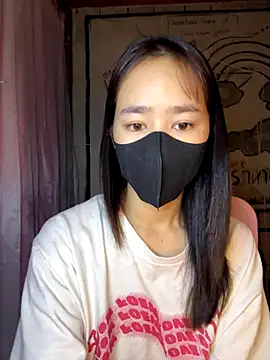 Snapshot of TiNa_04 chatting on November 7, 10:46 pm TiNa 04 online show from November 7, 10:46 pm