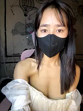 Snapshot of TiNa_04 chatting on November 12, 10:19 am TiNa 04 online show from November 12, 10:19 am