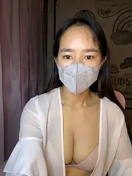 Snapshot of TiNa_04 chatting on October 3, 11:06 pm TiNa 04 online show from October 3, 11:06 pm