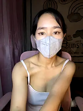 Snapshot of TiNa_04 chatting on October 13, 9:55 am TiNa 04 online show from October 13, 9:55 am