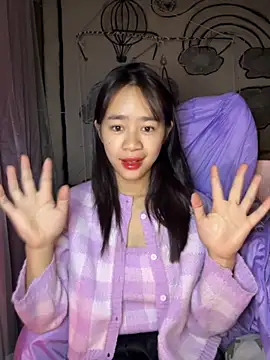 Snapshot of TiNa_04 chatting on November 29, 12:33 am TiNa 04 online show from November 29, 12:33 am