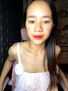 Snapshot of TiNa_04 chatting on September 17, 9:44 am TiNa 04 online show from September 17, 9:44 am