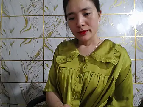 Lyzizi lovely09 online show from May 6, 3:32 am