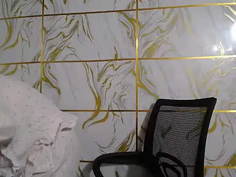 Snapshot of Lyzizi_lovely09 chatting on November 22, 12:32 am Lyzizi lovely09 online show from November 22, 12:32 am