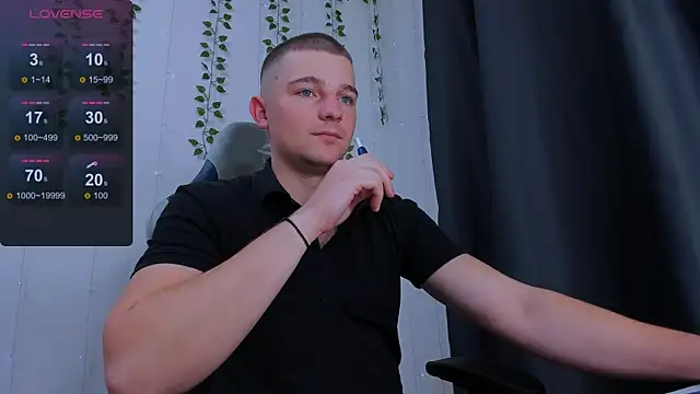 Snapshot of Your_Claddagh chatting on November 16, 2:49 am Your Claddagh online show from November 16, 2:49 am