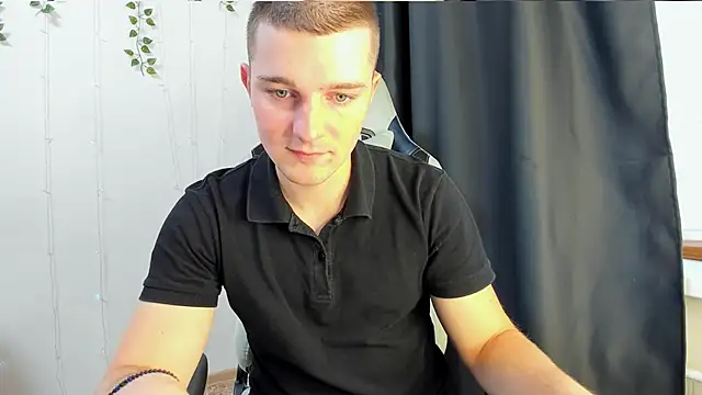 Snapshot of Your_Claddagh chatting on September 27, 7:36 am Your Claddagh online show from September 27, 7:36 am