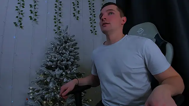 Your Claddagh online show from December 20, 5:38 pm