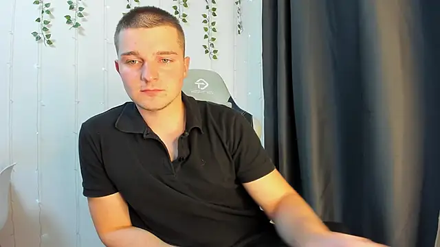 Snapshot of Your_Claddagh chatting on September 28, 6:04 pm Your Claddagh online show from September 28, 6:04 pm