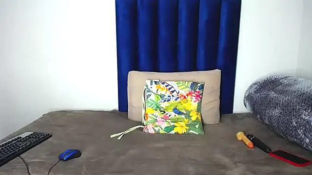 Snapshot of Pinkdollyg chatting on October 27, 10:00 pm Pinkdollyg online show from October 27, 10:00 pm