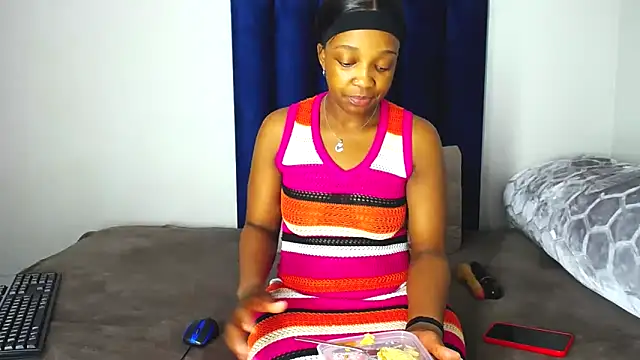 Snapshot of Pinkdollyg chatting on October 30, 9:33 pm Pinkdollyg online show from October 30, 9:33 pm