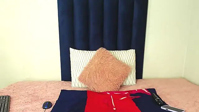 Pinkdollyg online show from April 9, 9:32 pm