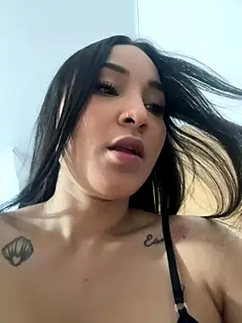 Snapshot of ReinaChloe chatting on September 21, 2:55 pm ReinaChloe online show from September 21, 2:55 pm