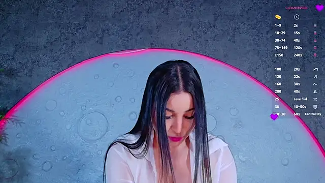 Snapshot of ReinaChloe chatting on June 29, 4:28 pm ReinaChloe online show from June 29, 4:28 pm