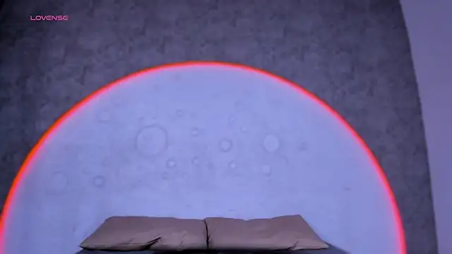 Snapshot of ReinaChloe chatting on November 21, 4:06 pm ReinaChloe online show from November 21, 4:06 pm