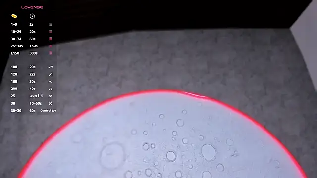 ReinaChloe online show from March 26, 4:38 pm