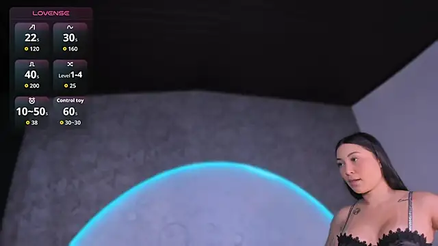 Snapshot of ReinaChloe chatting on March 3, 4:14 pm ReinaChloe online show from March 3, 4:14 pm