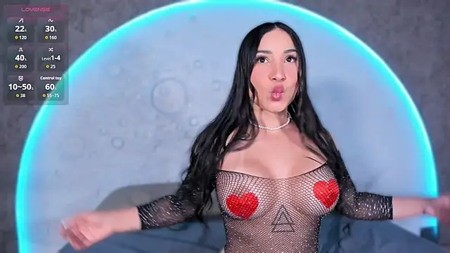 Snapshot of ReinaChloe chatting on October 3, 5:58 pm ReinaChloe online show from October 3, 5:58 pm