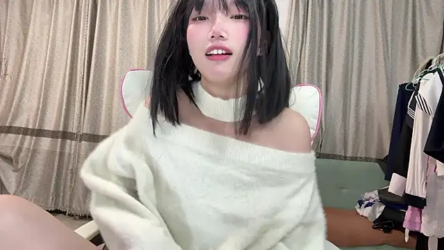 Yiyi-707 online show from October 22, 11:20 am