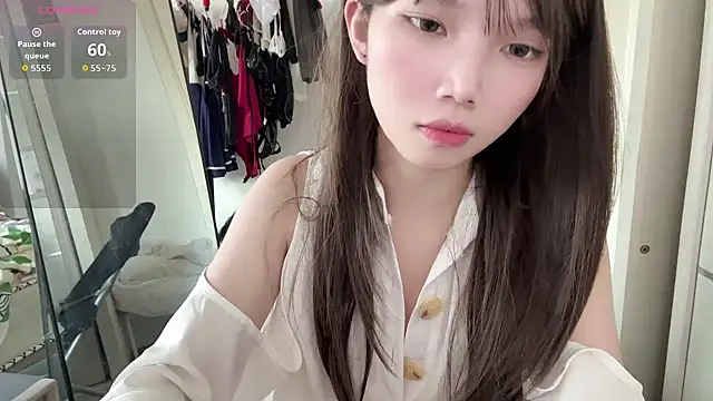 Snapshot of Yiyi-707 chatting on September 10, 9:52 am Yiyi-707 online show from September 10, 9:52 am
