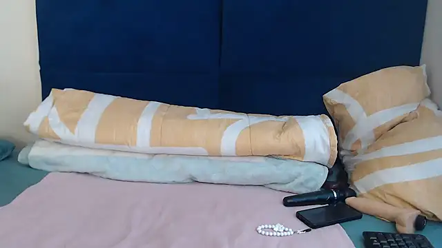 Sexy-Momo online show from December 19, 5:43 am