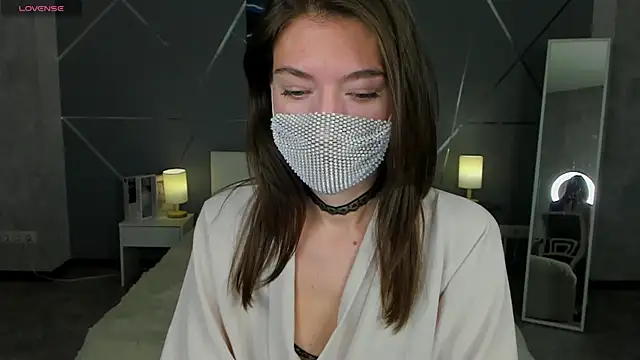 Snapshot of take_me_to_moon chatting on November 4, 1:42 am take me to moon online show from November 4, 1:42 am