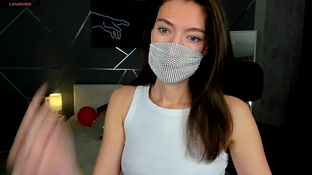 Snapshot of take_me_to_moon chatting on November 11, 1:33 am take me to moon online show from November 11, 1:33 am