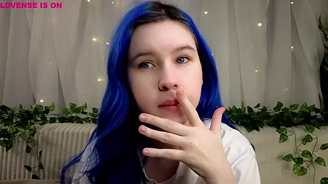 Snapshot of ElizSpieth chatting on February 13, 1:05 am ElizSpieth online show from February 13, 1:05 am