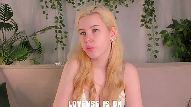 ElizSpieth online show from November 9, 1:09 am