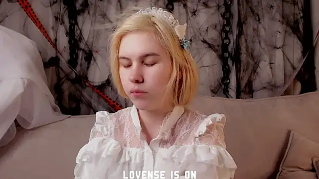 ElizSpieth online show from November 6, 1:31 am