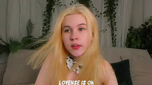 ElizSpieth online show from October 29, 1:21 pm